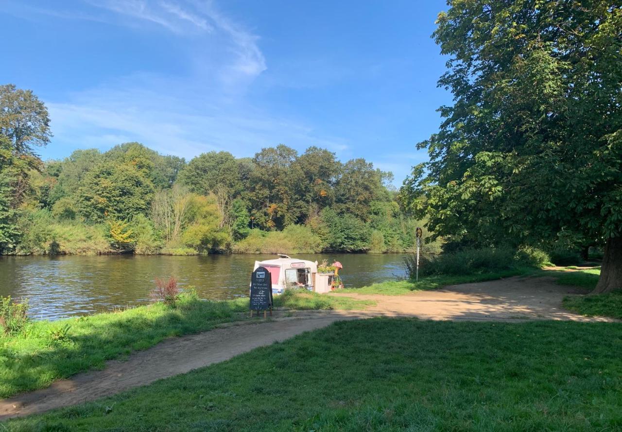 Riverside Lodge - Quaint Victorian Home By The River York Exteriér fotografie