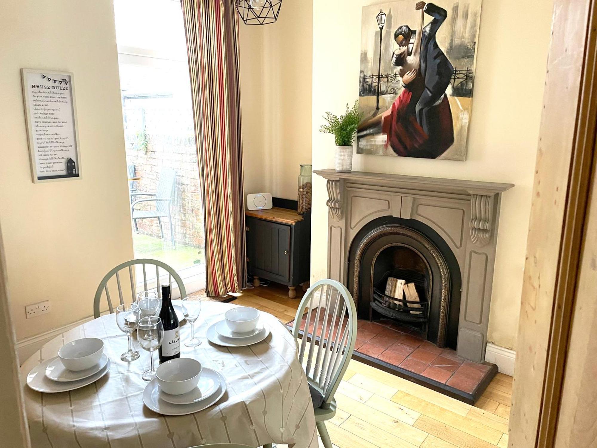 Riverside Lodge - Quaint Victorian Home By The River York Exteriér fotografie