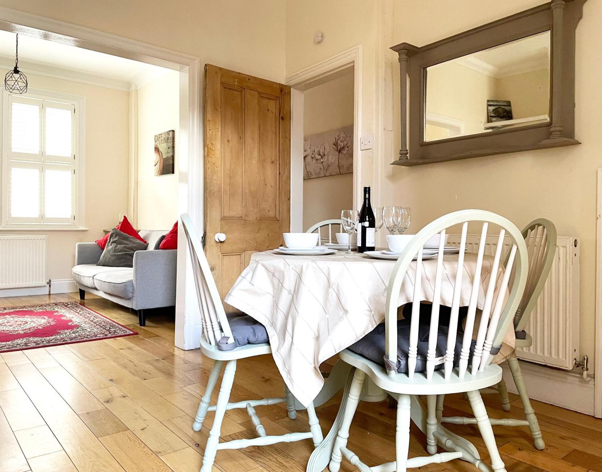 Riverside Lodge - Quaint Victorian Home By The River York Exteriér fotografie